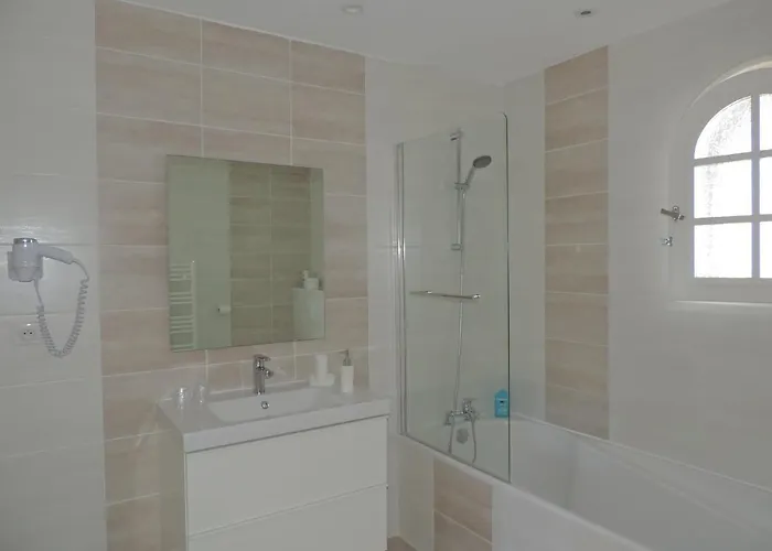 D'hotes Surcouf Bed & Breakfast